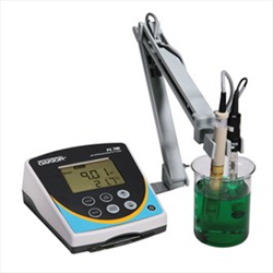 Máy đo pH, độ dẫn điện để bàn pH/Con 700 Benchtop Meter with pH Electrode WD-35413-00 Oakton